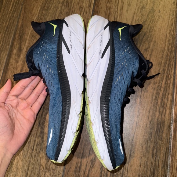 Hoka One One Clifton 8 Running Shoes - Picture 2 of 9